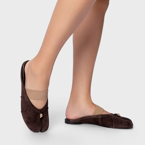 Mule Flat Tabi Couro Suede Marrom Ganache