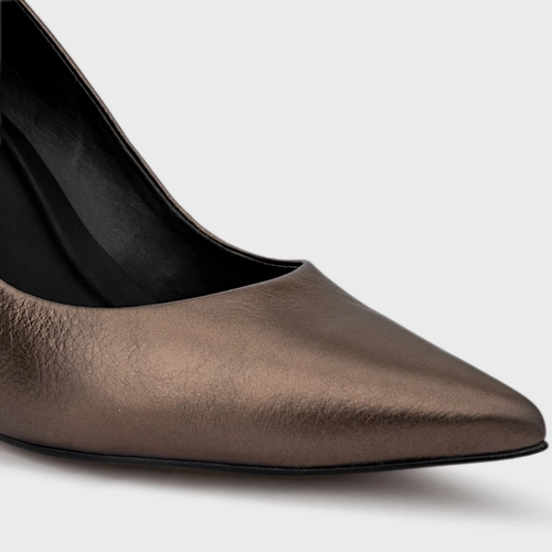 Scarpin Beatriz Salto Fino Couro Metalizado Prata Old