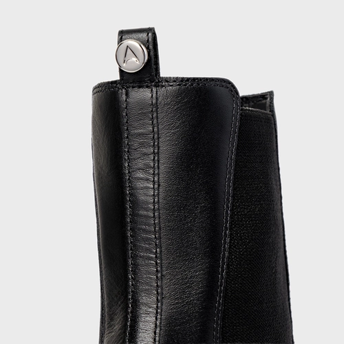 Bota Neutral Salto Bloco Couro Preto