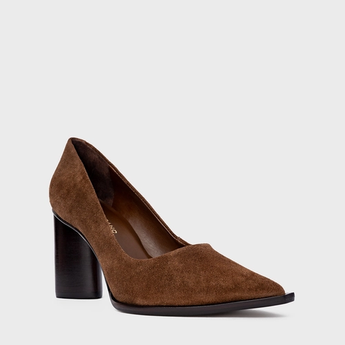 Scarpin Olga Salto Oval Couro Suede Marrom Brownie
