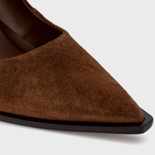 Scarpin Olga Salto Oval Couro Suede Marrom Brownie