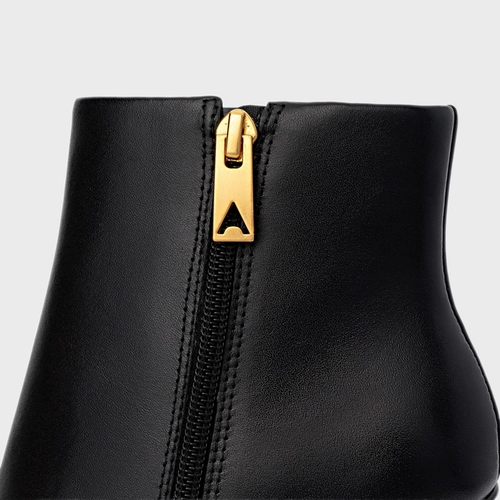 Bota Bico Fino Salto Oval Couro Preto