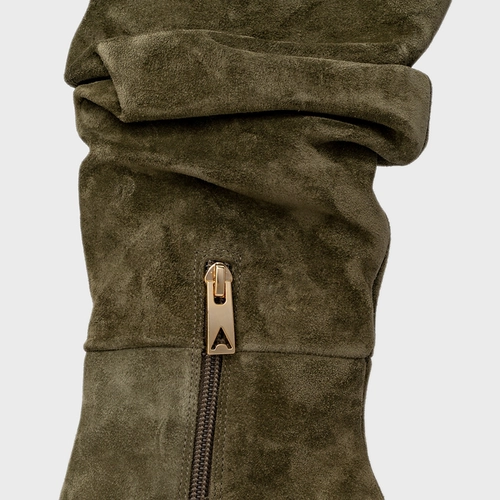 Bota Slouchy Cano Alto Salto Fino Couro Suede Verde Army Green