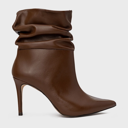 Bota Slouchy Salto Fino Couro Marrom Brownie