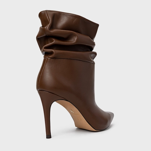 Bota Slouchy Salto Fino Couro Marrom Brownie