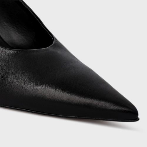 Scarpin Slingback Lesley Salto Fino Couro Preto