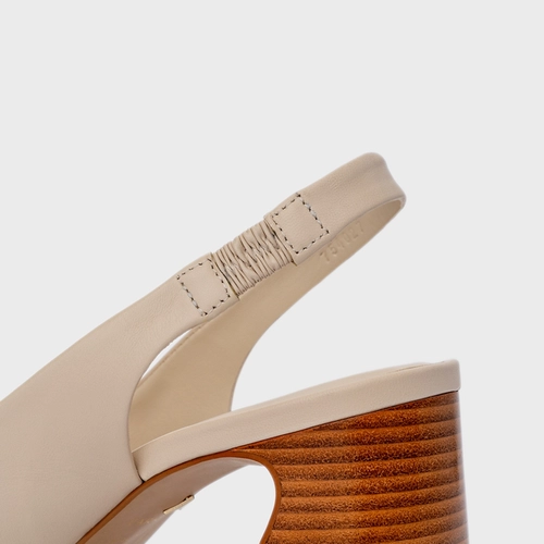 Scarpin Slingback Blanca Salto Wave Couro Off White Cotton