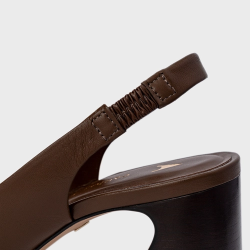 Scarpin Slingback Blanca Salto Wave Couro Marrom Brownie