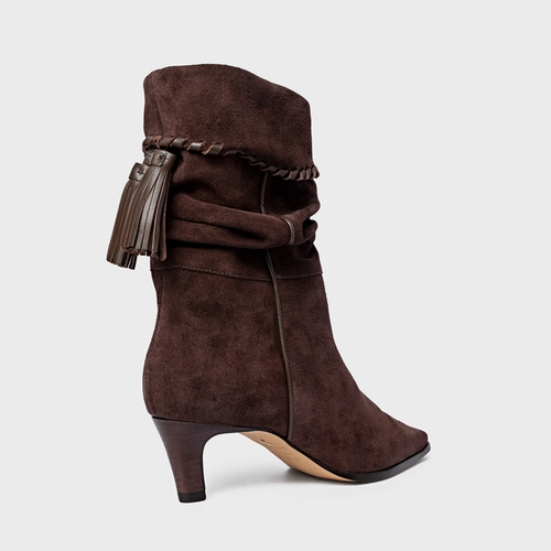 Bota Slouchy Franjas Salto Fino Couro Suede Marrom Ganache
