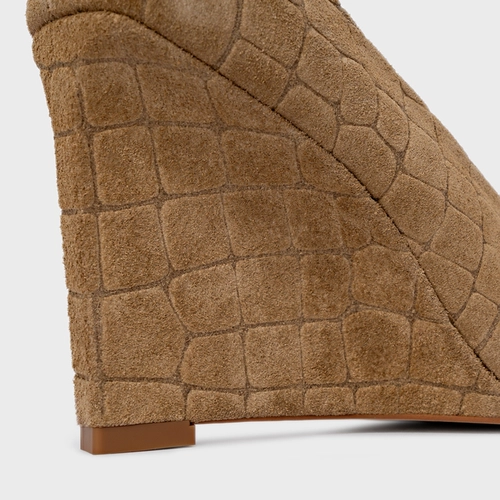 Scarpin Anabela Couro Croco Suede Bege Almond