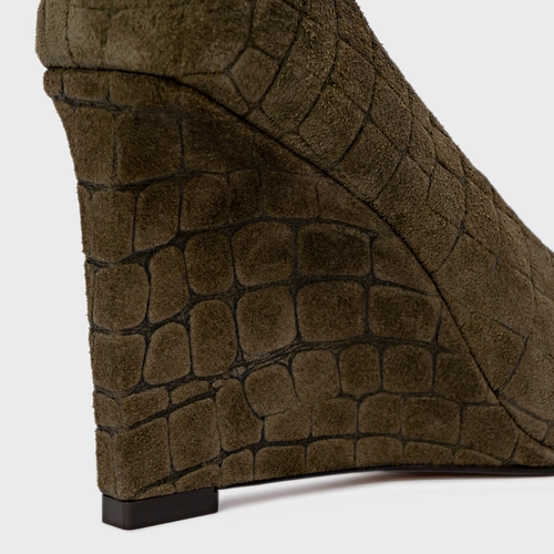 Scarpin Anabela Couro Croco Suede Verde Army Green