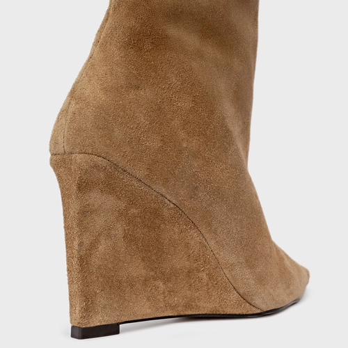 Bota Anabela Cano Alto Couro Suede Bege Almond