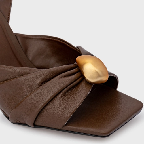 Sandália Gold Ball Anabela Couro Marrom Brownie