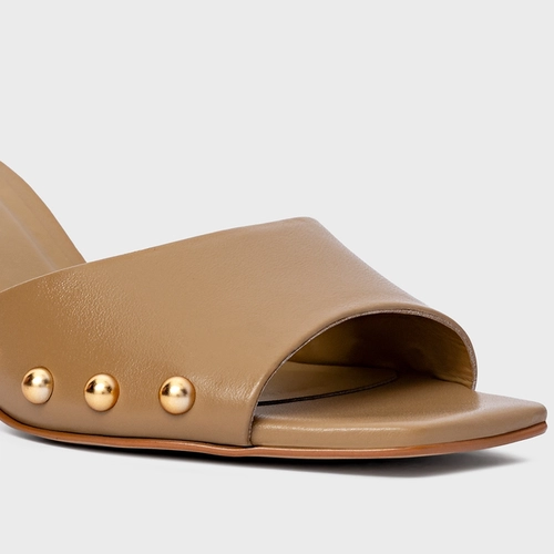 Open Mule Statement Studs Salto Fino Couro Bege Almond