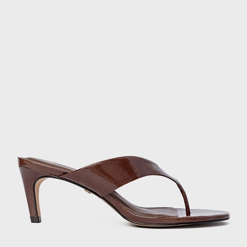 Open Mule Thong Timeless Salto Fino Couro Verniz Marrom Brownie