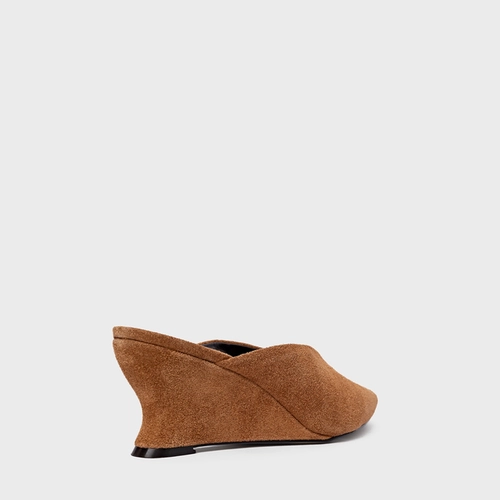 Mule Bico Fino Anabela Slim Couro Suede Marrom Saddle