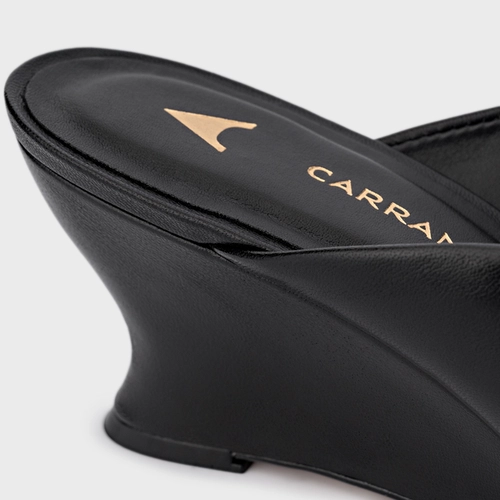 Mule Bico Fino Anabela Slim Couro Preto