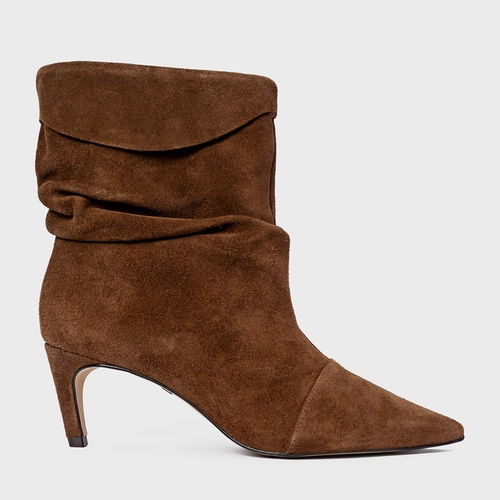 Bota Slouchy Timeless Salto Fino Couro Suede Marrom Brownie