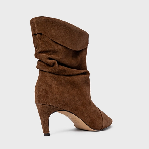 Bota Slouchy Timeless Salto Fino Couro Suede Marrom Brownie