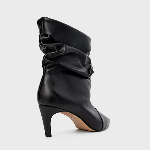 Bota Slouchy Timeless Salto Fino Couro Preto