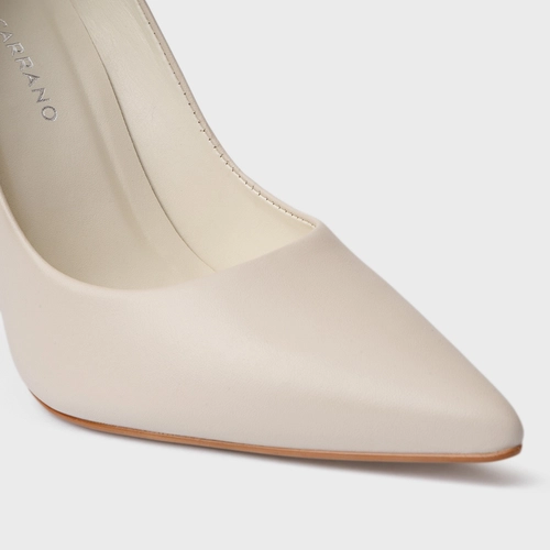 Scarpin Loretta Salto Fino Couro Off White