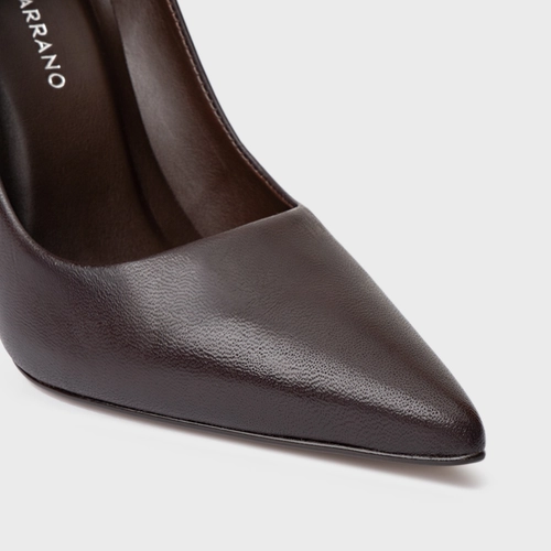 Scarpin Loretta Salto Fino Couro Marrom Dark Chocolate