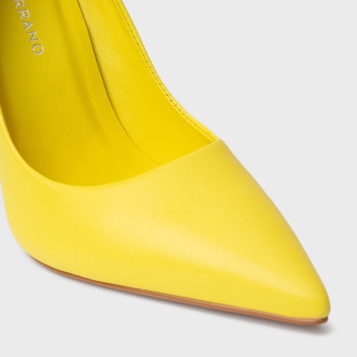 Scarpin Loretta Salto Fino Couro Amarelo Sun