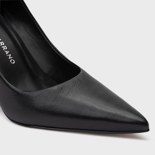 Scarpin Iza Basic Salto Bloco Couro Preto