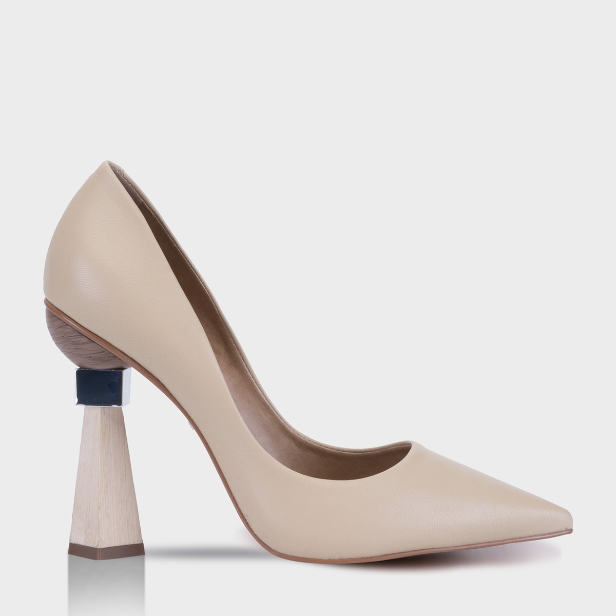 scarpin bege couro