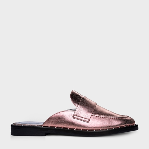 Mule Tachas em Couro Metal Gomma