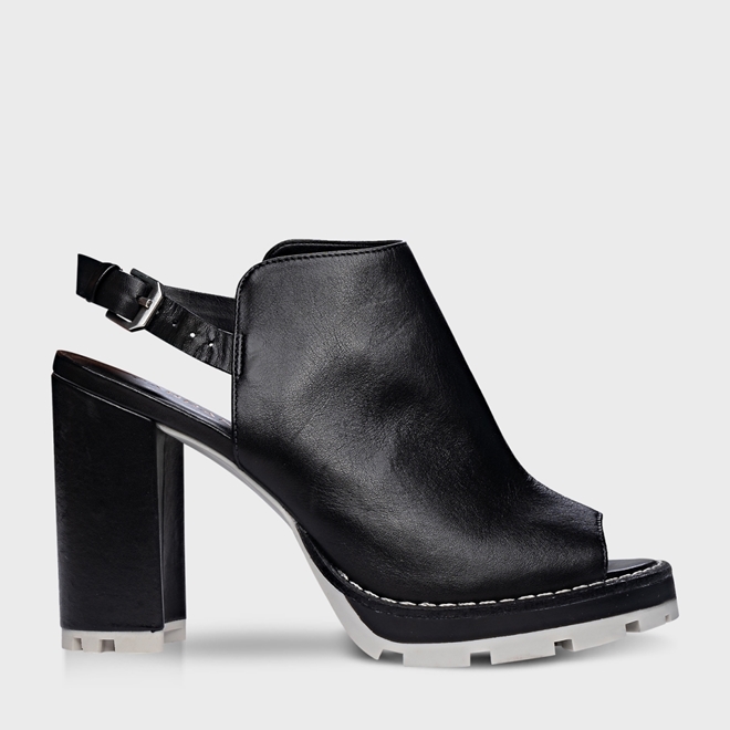 Sandal Boot Salto Alto Bloco Tratorado Color em Couro Preto