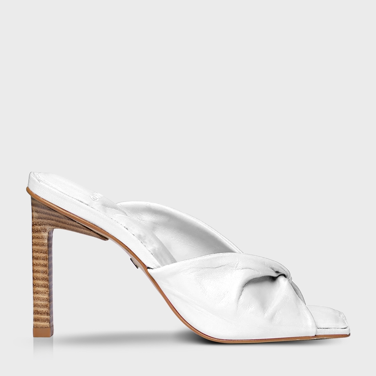 Mule branco clearance de salto