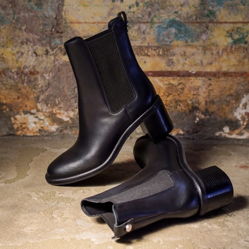 Bota Chelsea Basic Salto Bloco Couro Preto