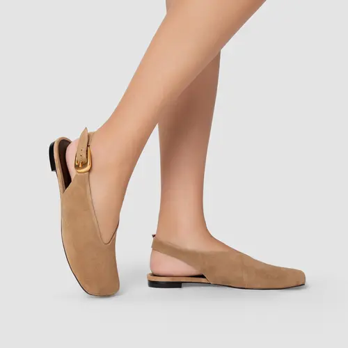 Sapatilha Slingback Buckle Couro Suede Bege Almond
