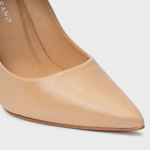 Scarpin Loretta Salto Fino Couro Bege Verano