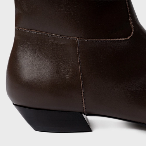 Bota Western Simple Salto Bloco Couro Marrom Dark Brown