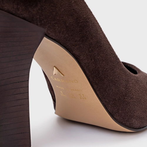 Scarpin Susan Salto Bloco Slim Couro Suede Marrom Ganache