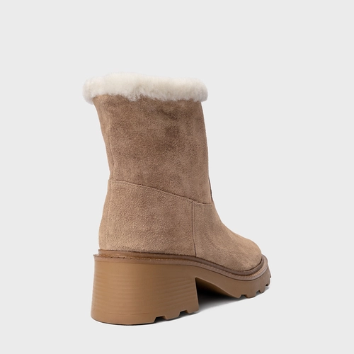 Bota Furry Tratorada Couro Suede Bege Funghi