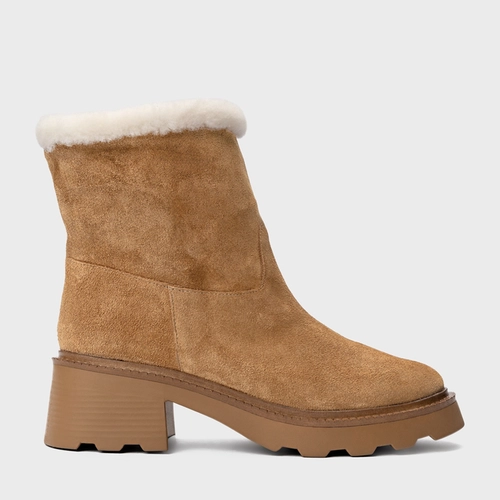 Bota Furry Tratorada Couro Suede Bege Almond
