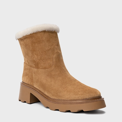 Bota Furry Tratorada Couro Suede Bege Almond