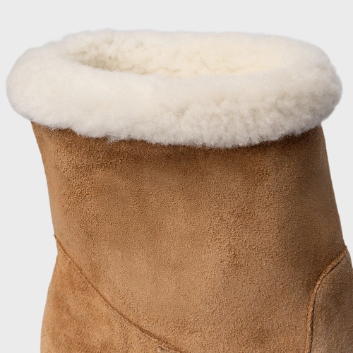 Bota Furry Tratorada Couro Suede Bege Almond