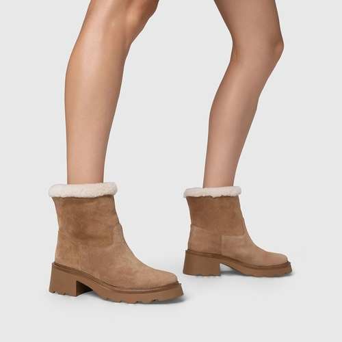 Bota Furry Tratorada Couro Suede Bege Almond