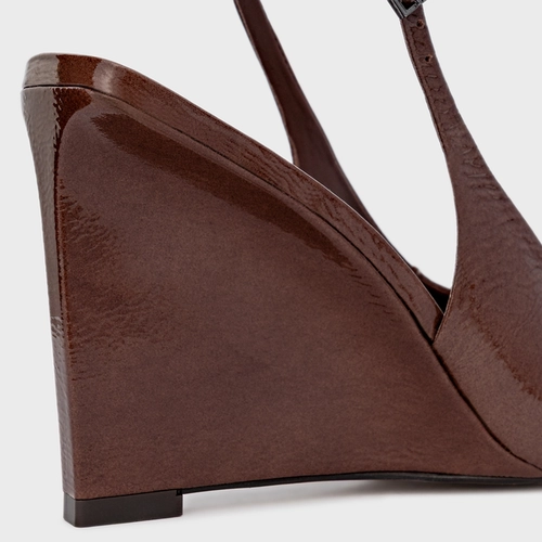 Scarpin Slingback Anabela Addict Couro Verniz Marrom Brownie
