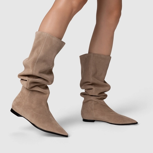 Bota Bico Alongado Cano Alto Couro Suede Bege Funghi