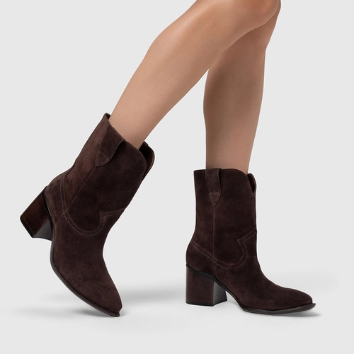 Bota Everyday Salto Bloco Couro Suede Marrom Ganache