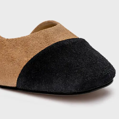 Sapatilha Slingback Cap Toe Couro Suede Bege Almond