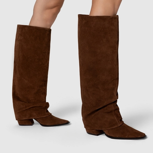 Bota Western Capa Cano Alto Salto Bloco Couro Suede Marrom Brownie