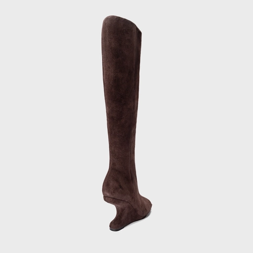 Bota Peep Toe Cano Alto Anabela Curve Couro Suede Marrom Ganache