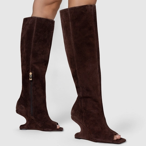 Bota Peep Toe Cano Alto Anabela Curve Couro Suede Marrom Ganache