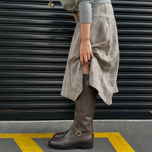 Bota Urban Cano Alto Couro Marrom Dark Brown